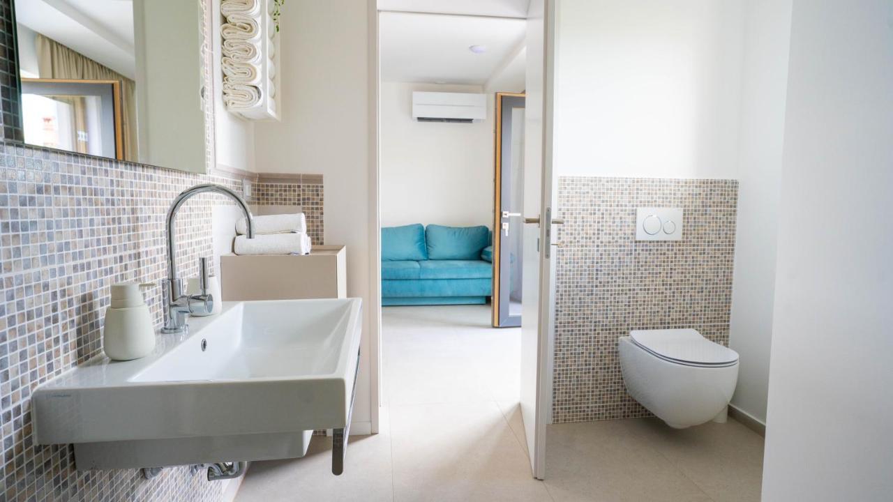 Maravida Vacation Rooms Dobrovo Esterno foto